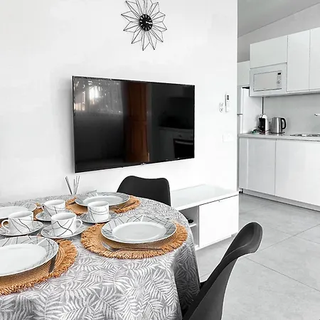 Fantastic Vacation By The Ocean *