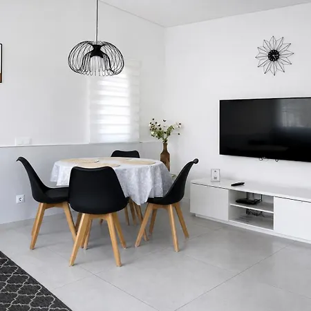 Fantastic Vacation By The Ocean Apartment