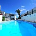 Fantastic Vacation By The Ocean דירה